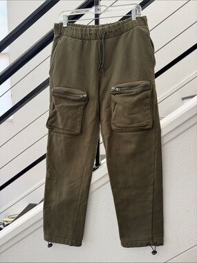Forever 21 Olive Cargo Sweatpants/Joggers with Zip Pockets